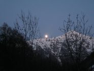 SPUNTA LA LUNA DAL MONTE.........
