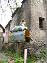 Cassetta postale con gnomo