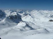 Vista dell'itinerario di discesa, al centro la quota 2980m.