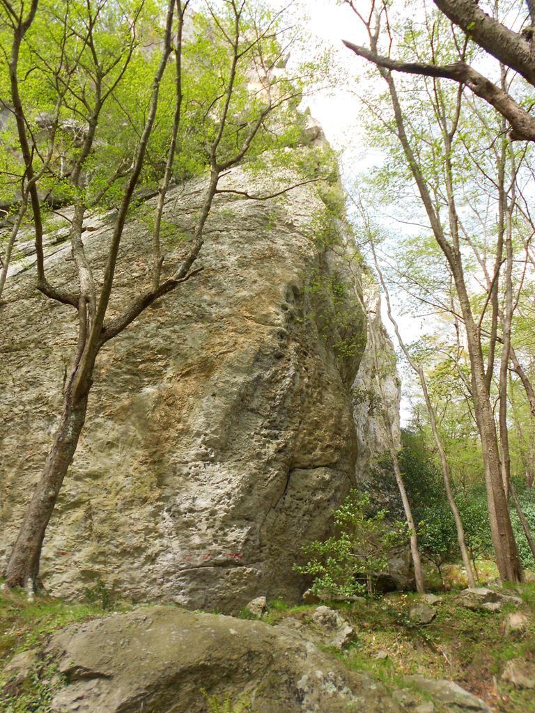 lo spigolo con i caratteristici tafoni