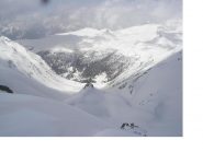 La parte alta del vallone dalla vetta.. con lo sfondo della Falita e della Testa dei Fra'