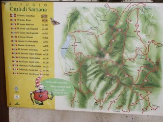  Cartina con sentieri