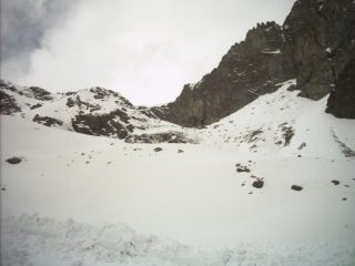 I pendii orientali del Col d' Eyele fotografati dai pressi del lago Margheron