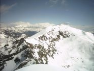 La sommità del Glacier vista dal Mont Delà: a destra i pendii di salita, a sinistra quelli di discesa