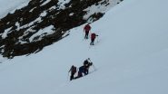 il gruppo in salita lungo un traverso a quota 2500 m (5-5-2013)