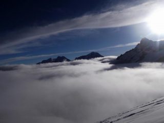 Fletschhorn,Lagginhorn e Weissmies svettano sopra le nebbie
