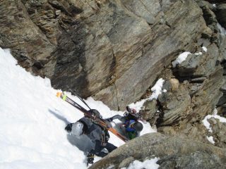 brece descalade per andare a prendere la doppia