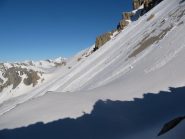 dal colle, colpo d'occhio verso i pendii sotto l'Oronaye - la neve comincia a scarseggiare a sud