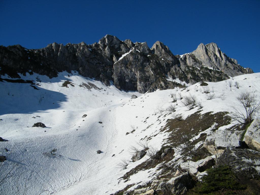 sotto le rocce di serpenteira