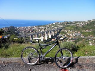 togiete l'autostrada e il panorama è ok...ma a tornare?