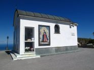La chiesetta del Santuario, ogni 5 del mese c'è festa, il Santuario è aperto tutti i giorni