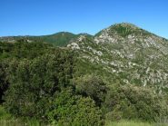 Dal crestone di discesa uno sguardo verso il Poggio Ceresa