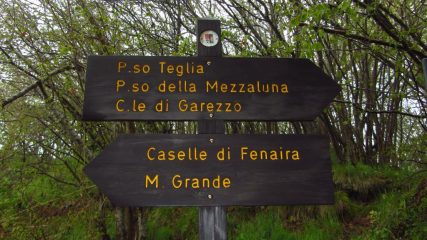 indicazioni molto chiare al Passo della Teglia (19-5-2013)