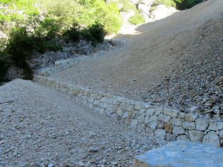 Un tratto del sentiero ripristinato in sicurezza