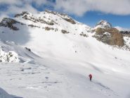 Quasi in vetta con alle spalle  il Monte Salza (nostra meta iniziale)