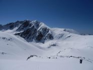 dalla cima, vista su Passo di Collalunga e sull'Autaret