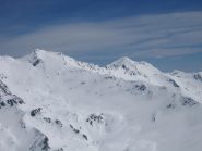 dalla cima: Punta Merciantaira 3293 m. e Punta Ramiere 3303 m. 