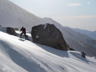 in salita, la prima parte, è il vento a farla da padrone