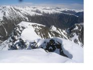 La cresta finale di salita  dalla vetta