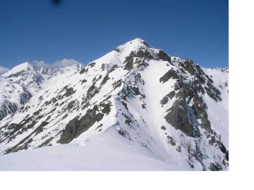 La Testa di Cavias e a sx il M.Laroussa..