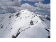 La cima centrale di Malaterra..dalla Cima Nord..e l'ormai lontana Rocca Negra al fondo a sx..