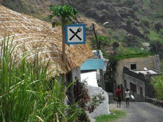 Un villaggio lungo la strada