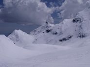 Scendendo dal Coll Arnas lontano il Bessaneto