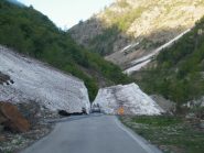 valanga sulla strada per sant'anna