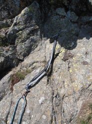 Sosta attrezzata per la discesa dalla cima