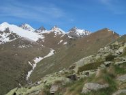 Dalla cresta uno sguardo al vallone, in fondo da sx Cristalliera, Malanotte, Pian Paris e Il Villano