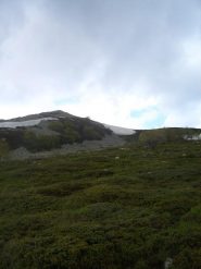 Presso l'anticima..resti della neve che fu! Sob!!