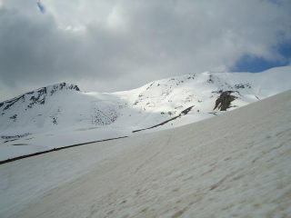 Distacchi sul lato destro del vallone