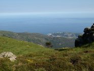 Vista dal sentiero presso Rocca Crocetta verso Arenzano