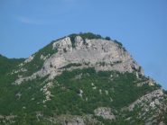 Il poggio di San Pietro ai Monti visto da sotto