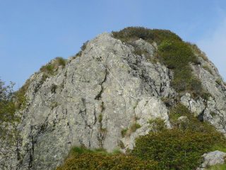 Salto finale prima della cengia, ottimi appigli, più facile di quel che sembra