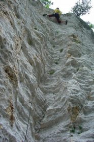 roccia particolare, questo è un 6a in diedro/camino