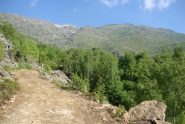 verso il rifugio Pianetti sullo sfondo la colma del Mombarone