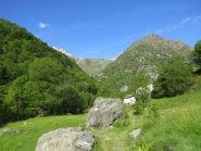 Sullo sfondo la Bura at Talurn