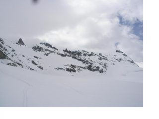 Tutta la cresta di Mezzenile dal sommo del ghiacciaio del Mulinet