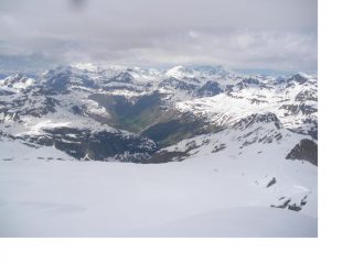 Il ghiacciaio del Mulinet e al fondo Bonneval dal punto culminante..