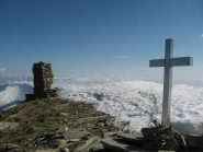 Croce sulla cima est