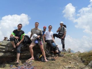 in cima