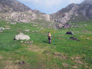 verso l'alpe mombarone e dietro il pendio da salire