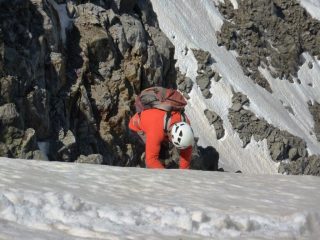 Paolo sopra il canalino NO (controllo ramponi)