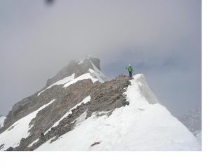 Ale ha da poco lasciato la vetta..ma anche il bel tempo pare voglia lasciarci..