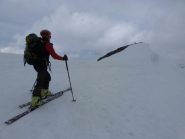 La larga cresta che porta in vetta