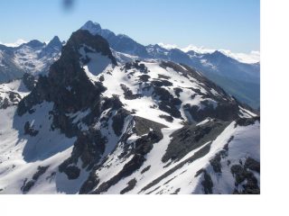 Il Roc de la Niera sullo stesso asse col Monviso dalla Farneireta