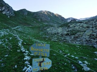 bivio alle grange Reisassa sullo sfondo a dx il Ferra
