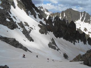 Già nel vallone sulla neve dell'estate
