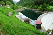 la diga del Lago di Compietto, a breve distanza dal punto di partenza (29-6-2013)